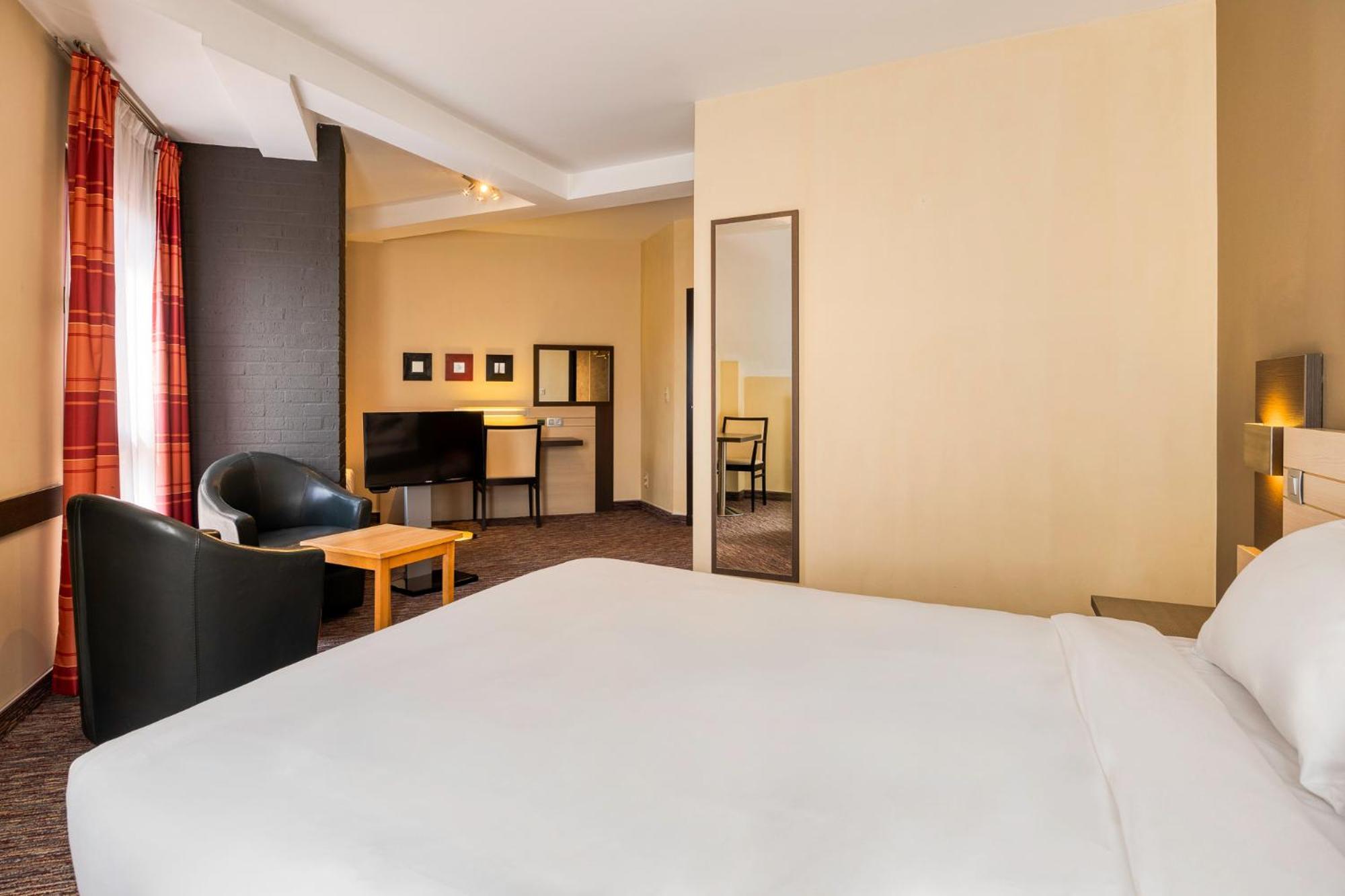 Centre Hotel