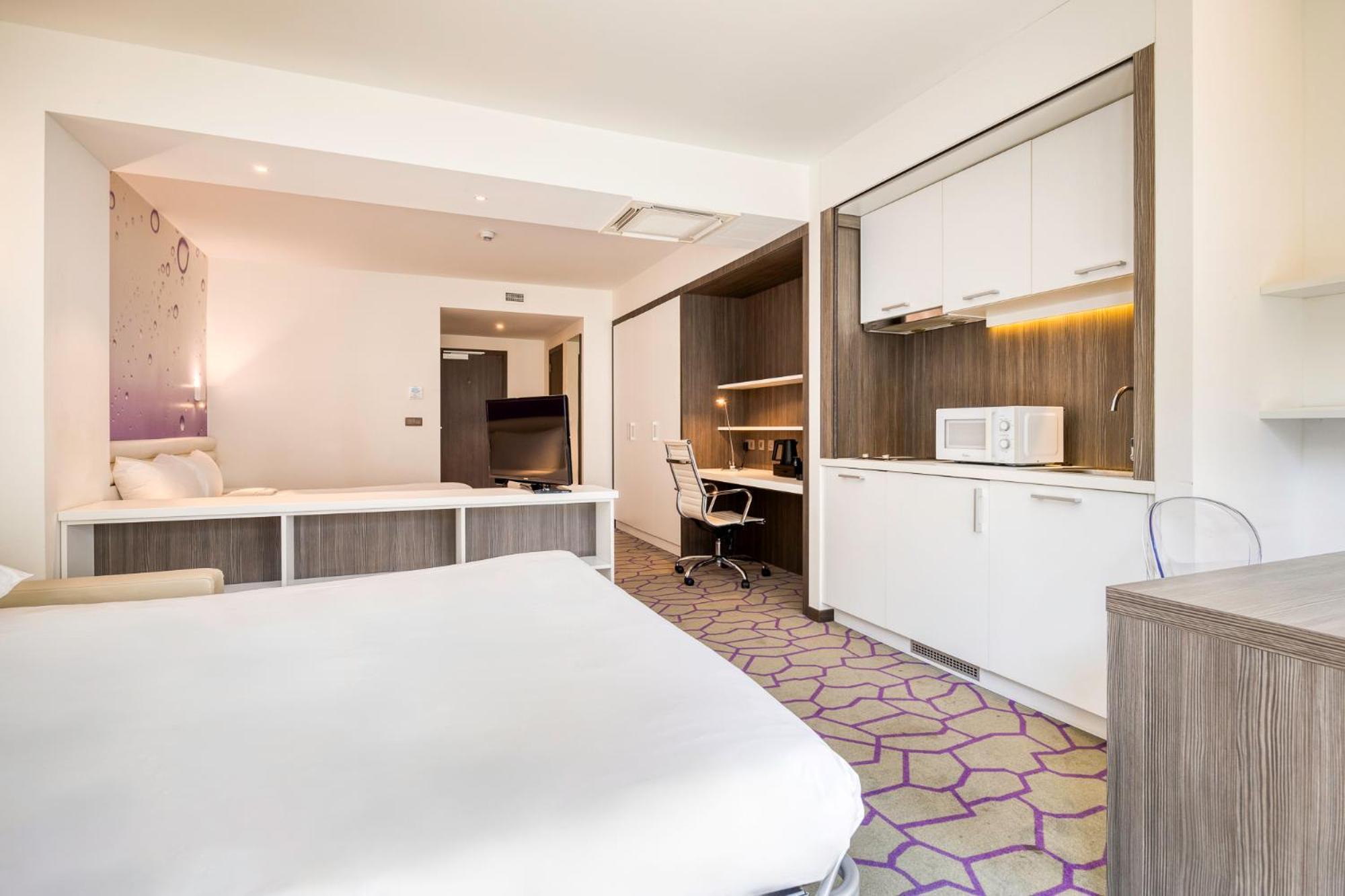 Centre Hotel 3*