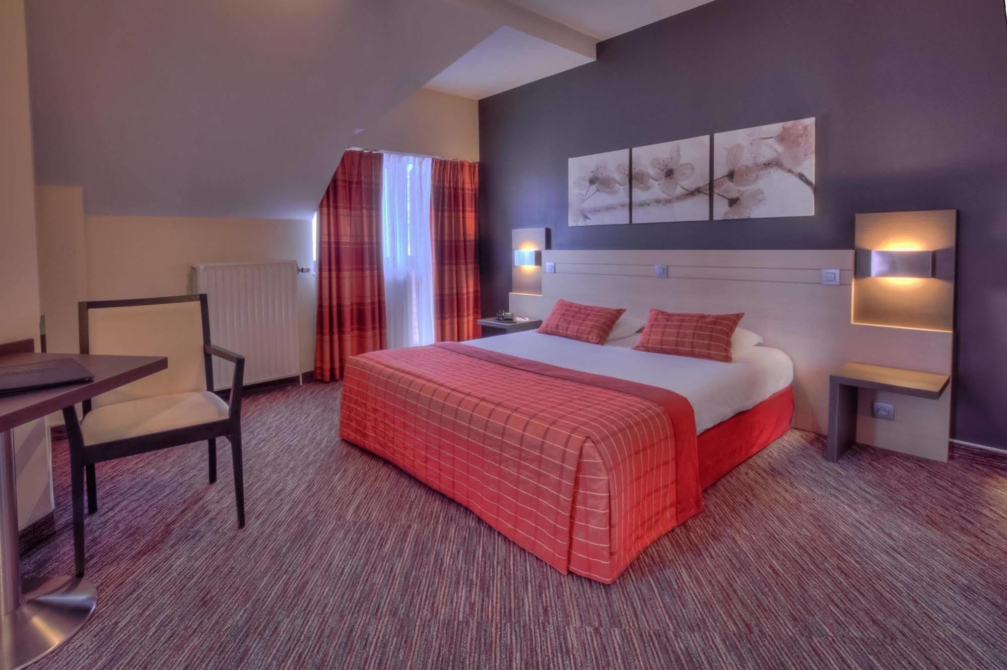 Centre Hotel 3*
